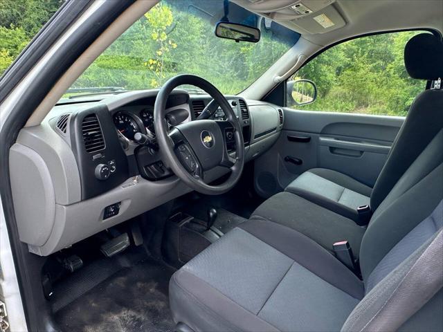 Photo of 2011 Summit White Chevrolet Silverado 2500