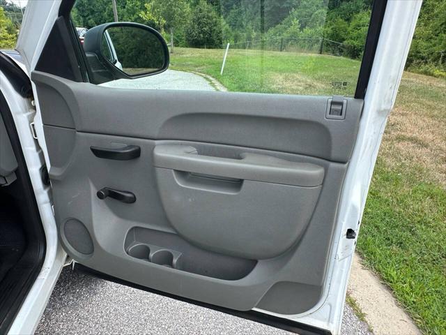 Photo of 2011 Summit White Chevrolet Silverado 2500