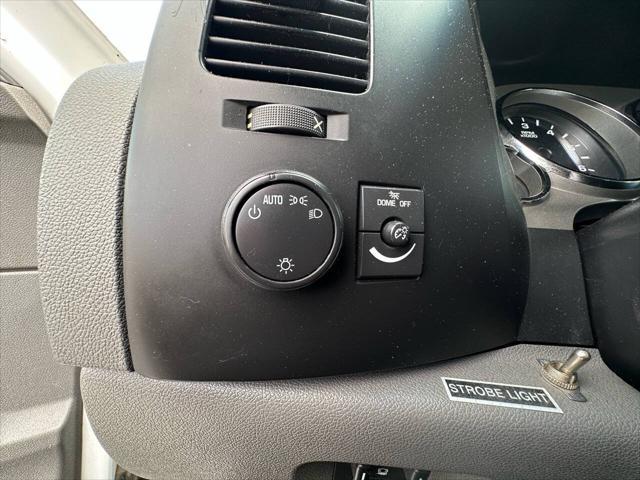 Photo of 2011 Summit White Chevrolet Silverado 2500