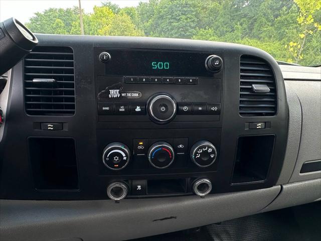 Photo of 2011 Summit White Chevrolet Silverado 2500