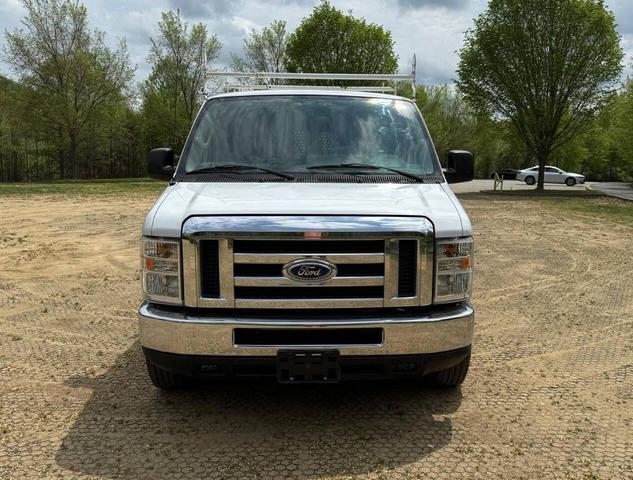 Photo of 2014 Oxford White Ford E250