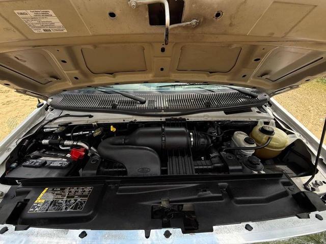 Photo of 2014 Oxford White Ford E250