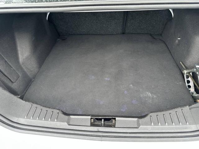 Photo of 2018 Oxford White Ford Focus