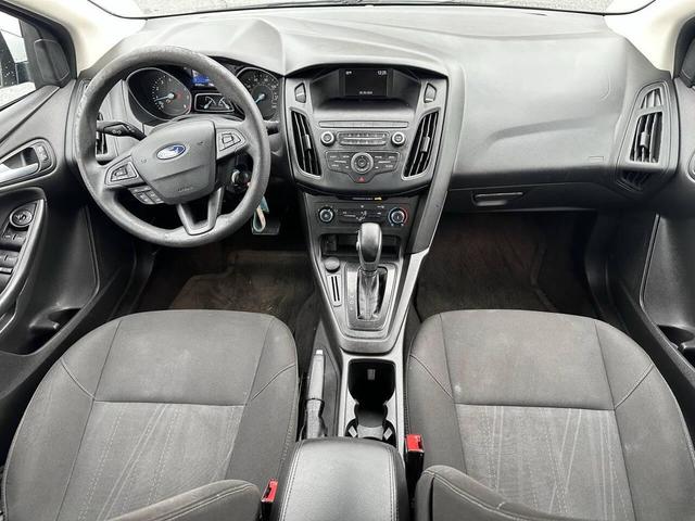 Photo of 2018 Oxford White Ford Focus