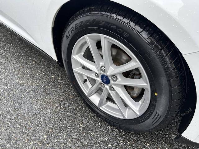 Photo of 2018 Oxford White Ford Focus