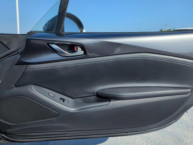 Photo of 2022 Machine Gray Metallic Mazda MX-5 Miata