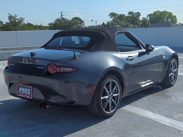 Photo of 2022 Machine Gray Metallic Mazda MX-5 Miata