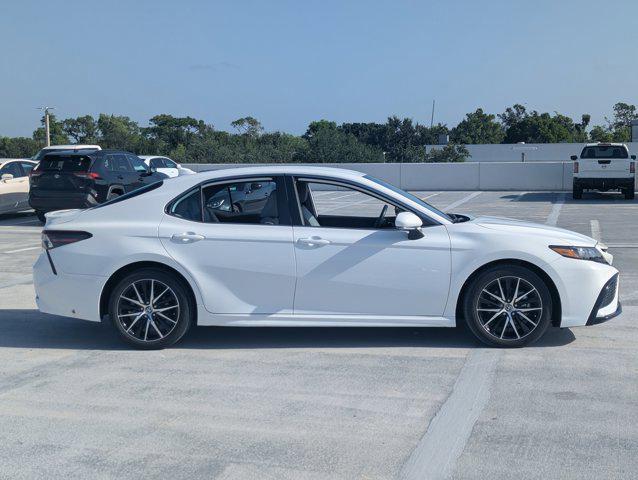 Photo of 2023 Ice Cap Toyota Camry