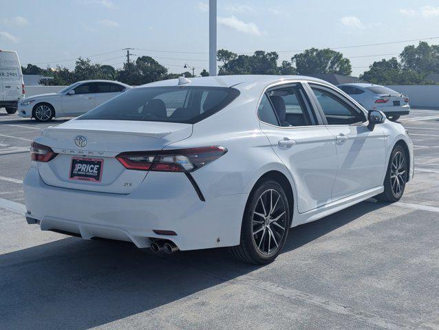Photo of 2023 Ice Cap Toyota Camry