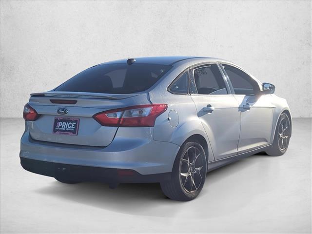 Photo of 2014 Ingot Silver Metallic Ford Focus