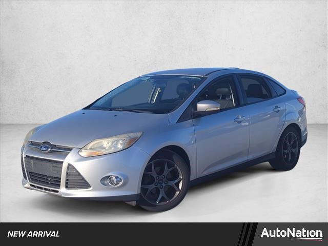 Photo of 2014 Ingot Silver Metallic Ford Focus