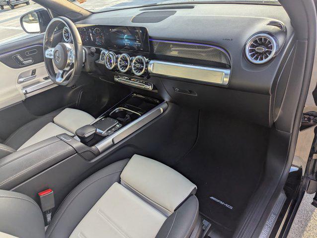 Photo of 2023 Night Black Mercedes-Benz GLB 250