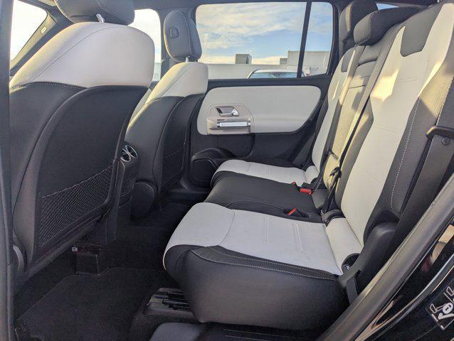 Photo of 2023 Night Black Mercedes-Benz GLB 250