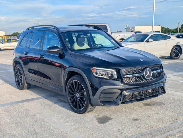 Photo of 2023 Night Black Mercedes-Benz GLB 250