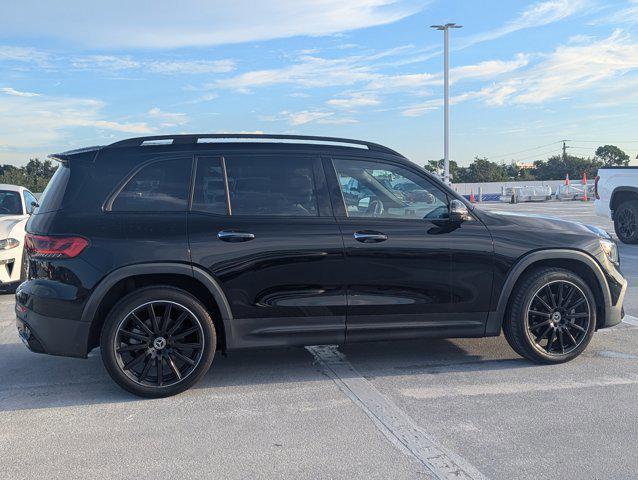 Photo of 2023 Night Black Mercedes-Benz GLB 250