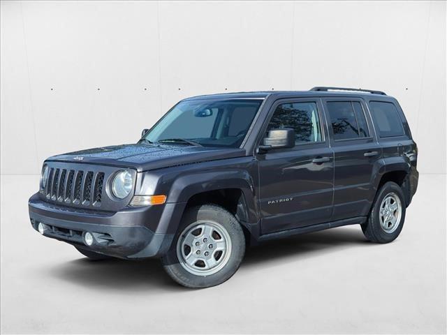 Photo of 2016 Granite Crystal Metallic Clearcoat Jeep Patriot