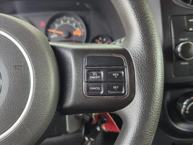 Photo of 2016 Granite Crystal Metallic Clearcoat Jeep Patriot