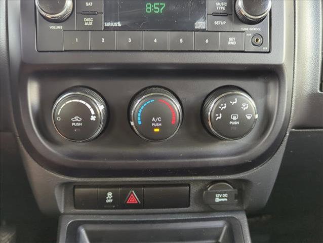 Photo of 2016 Granite Crystal Metallic Clearcoat Jeep Patriot