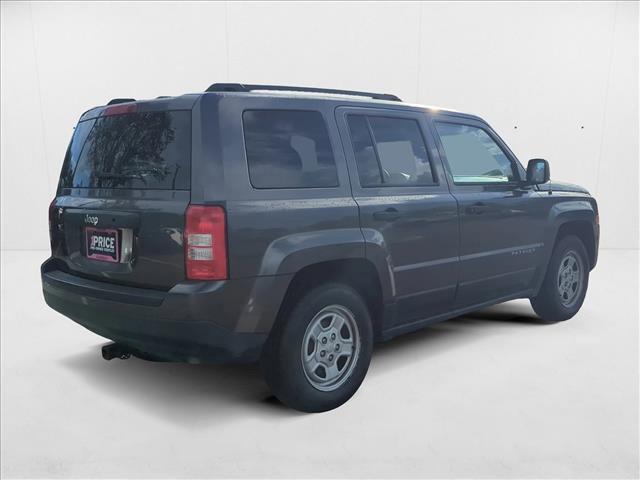 Photo of 2016 Granite Crystal Metallic Clearcoat Jeep Patriot
