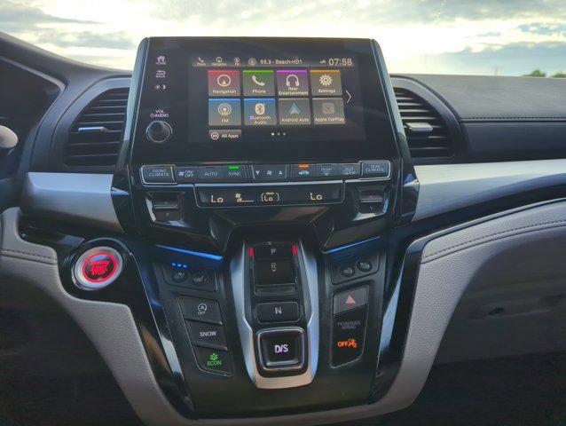 Photo of 2018 Obsidian Blue Pearl Honda Odyssey