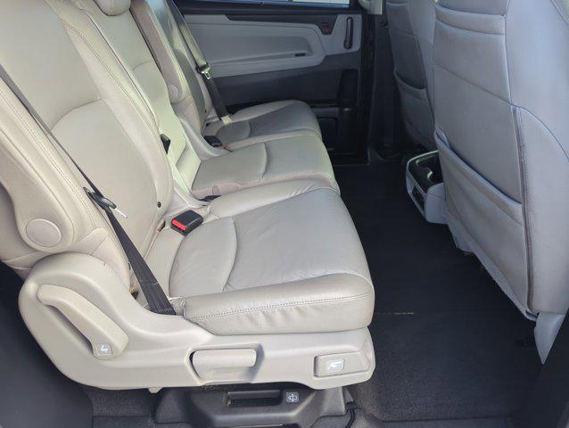 Photo of 2018 Obsidian Blue Pearl Honda Odyssey