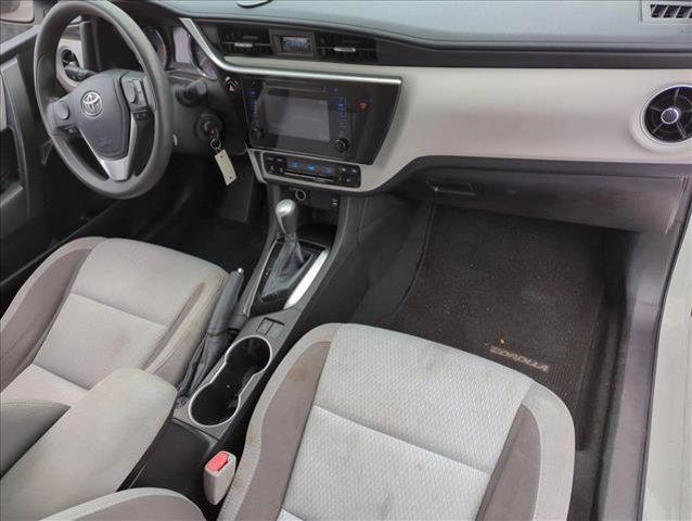 Photo of 2018 White Toyota Corolla