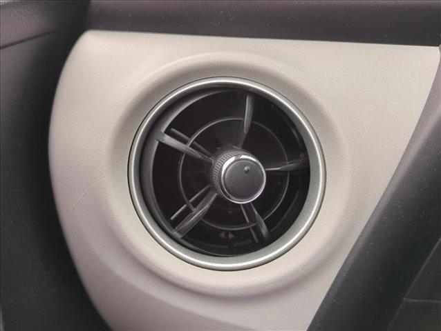 Photo of 2018 White Toyota Corolla