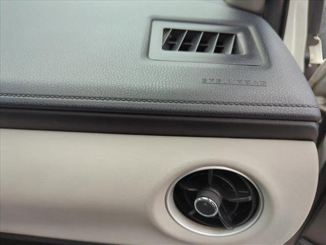 Photo of 2018 White Toyota Corolla