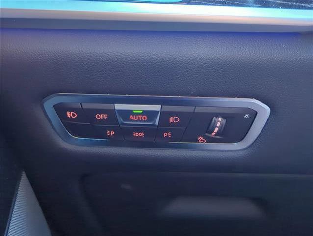 Photo of 2021 Mineral White Metallic BMW X7