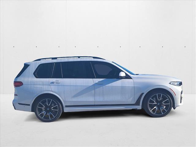 Photo of 2021 Mineral White Metallic BMW X7