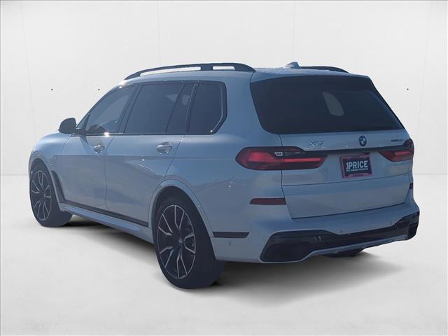 Photo of 2021 Mineral White Metallic BMW X7
