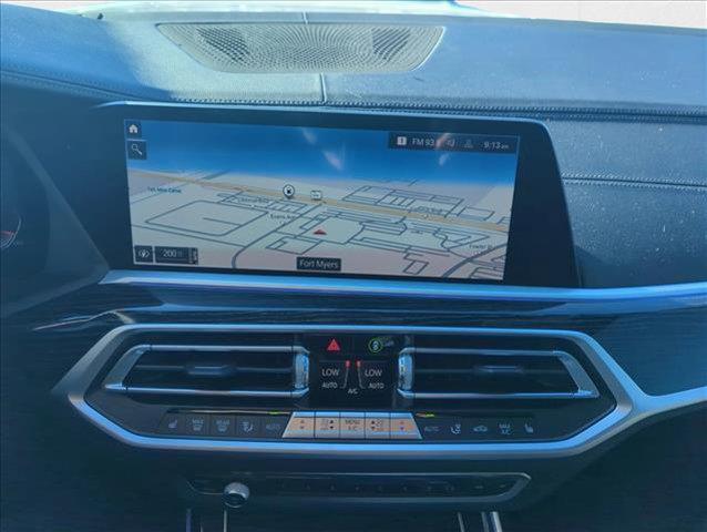 Photo of 2021 Mineral White Metallic BMW X7