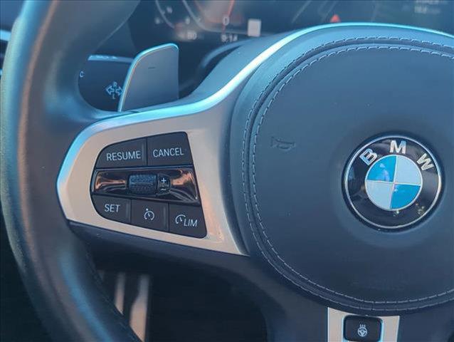 Photo of 2021 Mineral White Metallic BMW X7