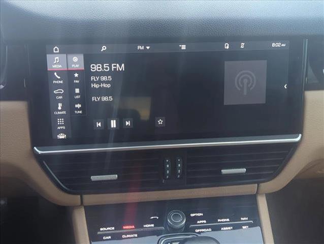 Photo of 2019 Carrara White Metallic Porsche Cayenne