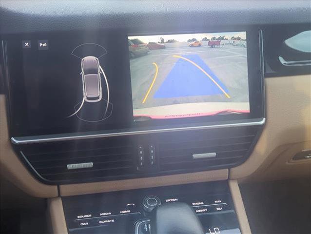 Photo of 2019 Carrara White Metallic Porsche Cayenne