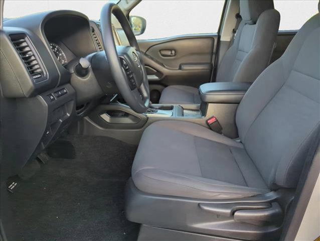 Photo of 2022 Glacier White Nissan Frontier