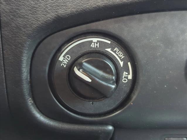 Photo of 2022 Glacier White Nissan Frontier