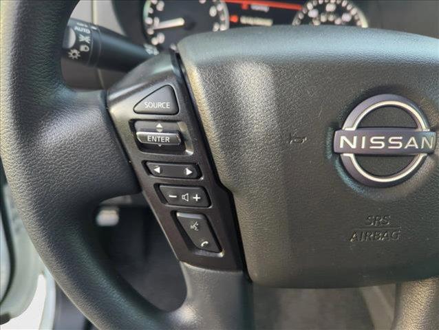 Photo of 2022 Glacier White Nissan Frontier