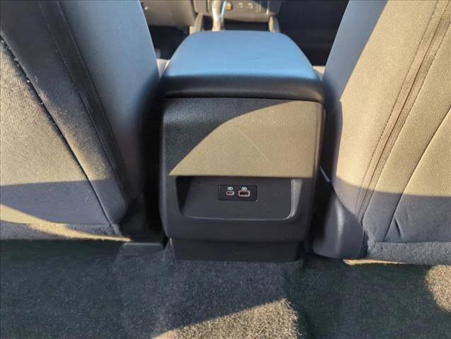 Photo of 2022 Glacier White Nissan Frontier
