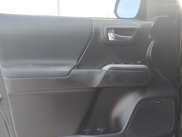 Photo of 2020 Midnight Black Metallic Toyota Tacoma