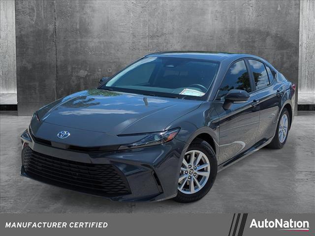 Photo of 2025 Silver/Gray Toyota Camry
