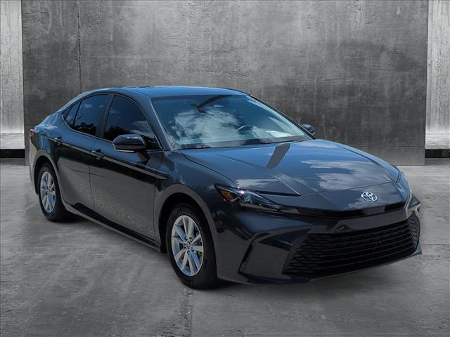 Photo of 2025 Silver/Gray Toyota Camry