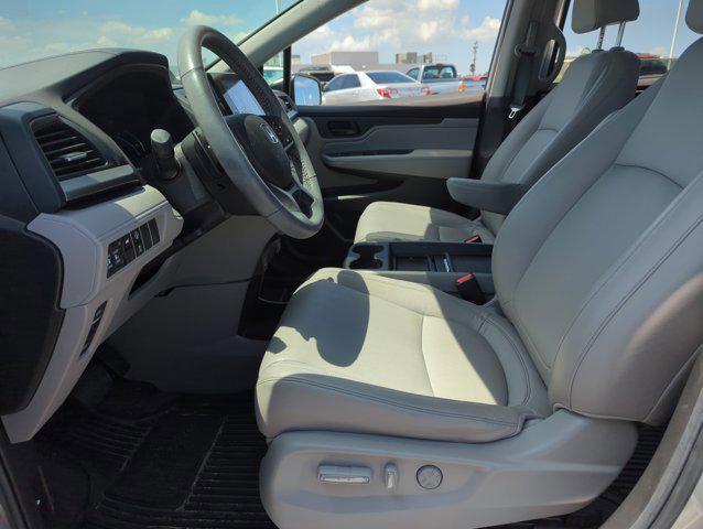 Photo of 2024 Silver Honda Odyssey