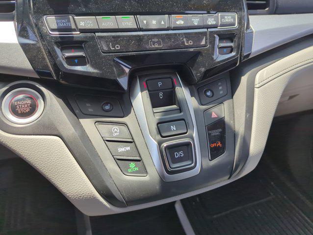 Photo of 2024 Silver Honda Odyssey