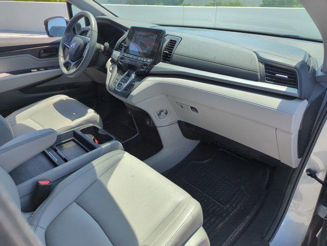 Photo of 2024 Silver Honda Odyssey