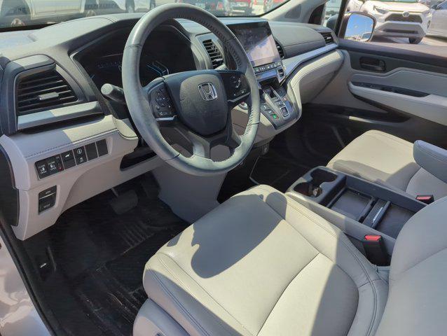Photo of 2024 Silver Honda Odyssey