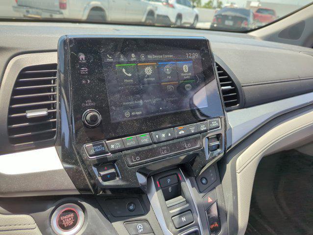 Photo of 2024 Silver Honda Odyssey