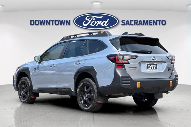 Photo of 2024 Ice Silver Metallic Subaru Outback