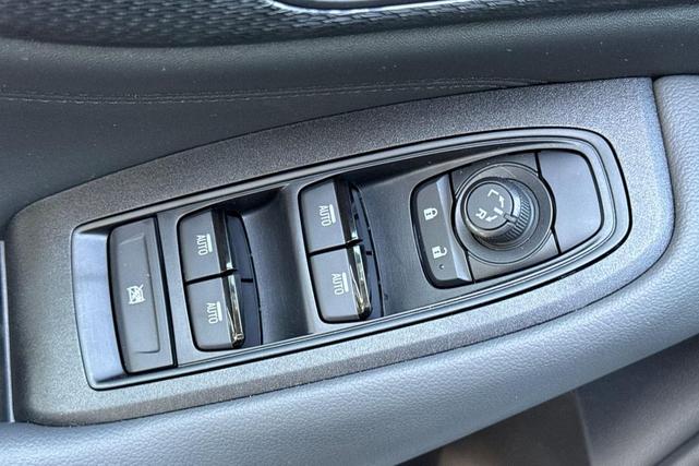Photo of 2024 Ice Silver Metallic Subaru Outback