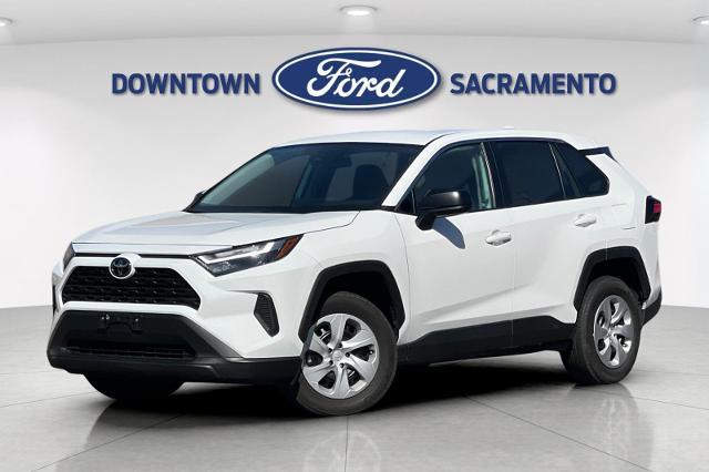 Photo of 2024 White Toyota RAV4